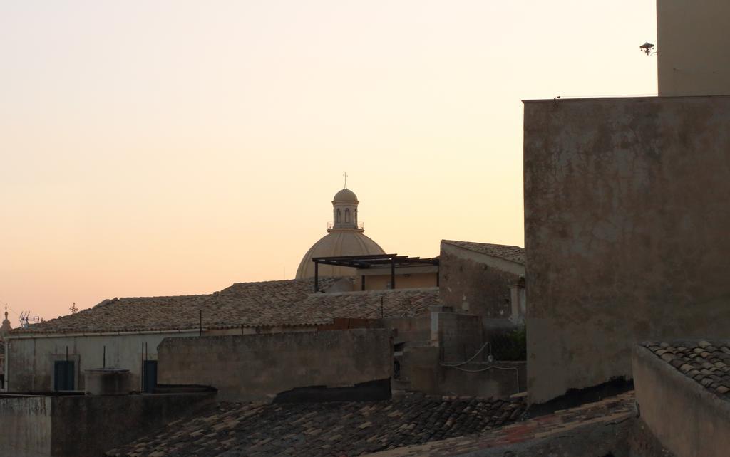 Melodia3 Suites Noto Exteriör bild